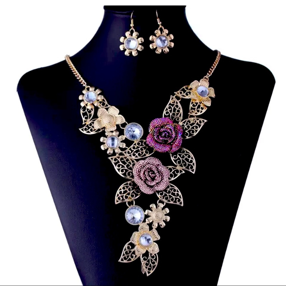 New Beautiful Rose 🌹 Statement Necklace & Earrings